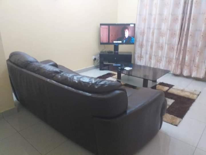 DREAM'S HOUSE BONAMOUSSADI - STUDIO avec groupe électrogène et WIFI Bed and Breakfast Douala Esterno foto