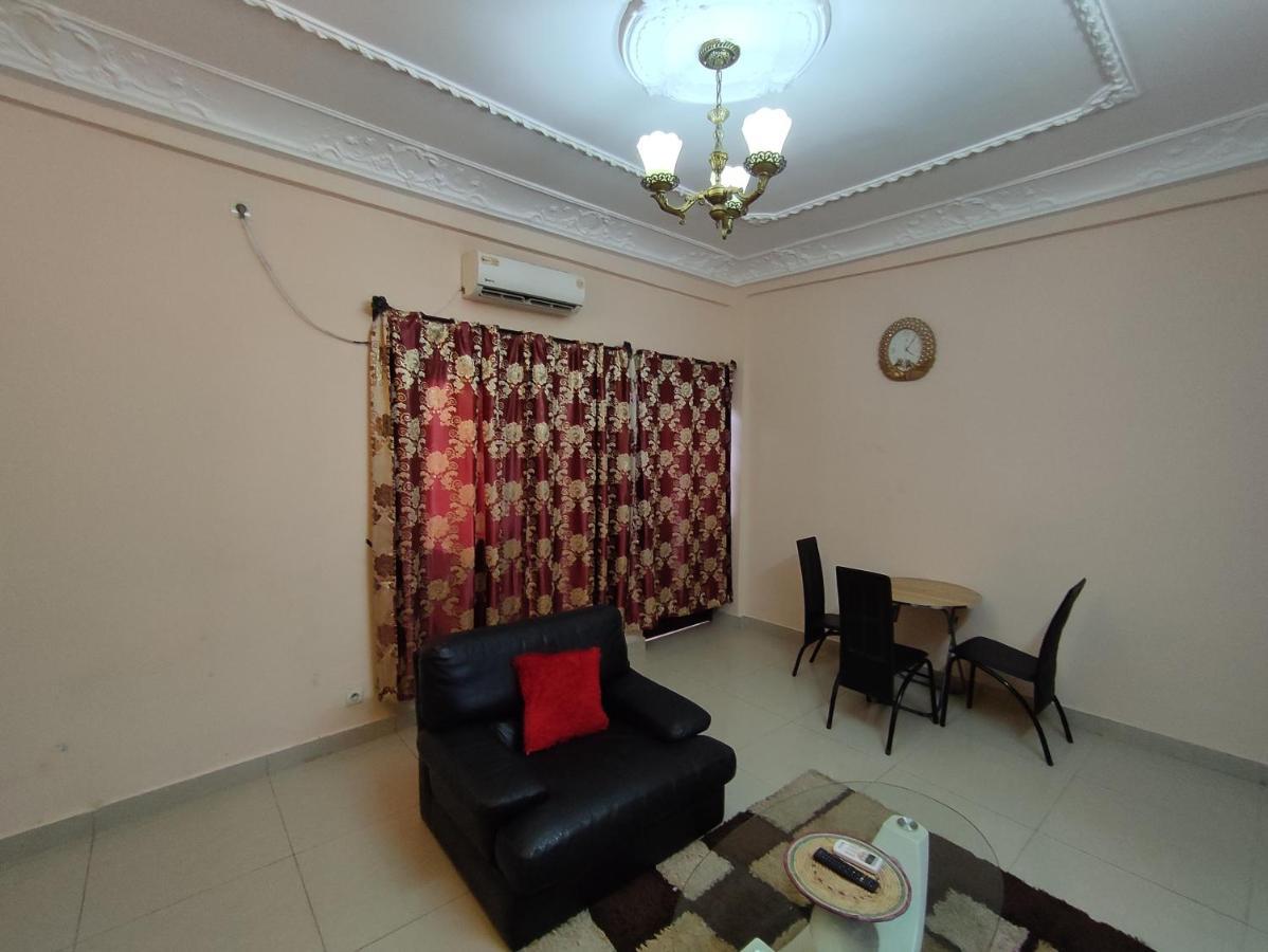DREAM'S HOUSE BONAMOUSSADI - STUDIO avec groupe électrogène et WIFI Bed and Breakfast Douala Esterno foto