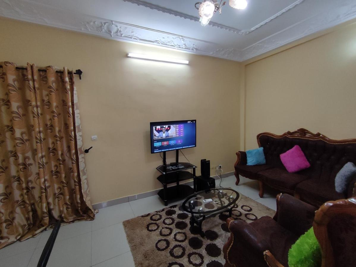 DREAM'S HOUSE BONAMOUSSADI - STUDIO avec groupe électrogène et WIFI Bed and Breakfast Douala Esterno foto