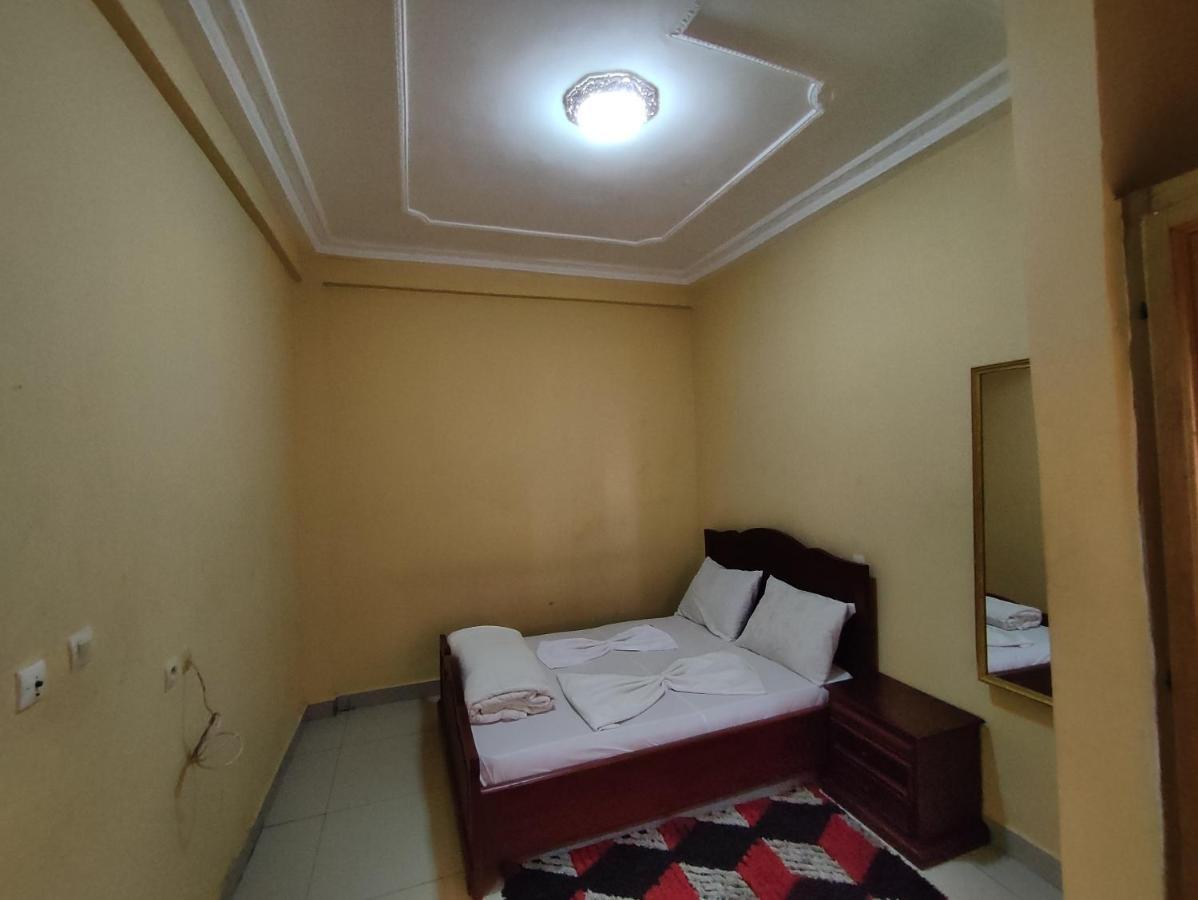 DREAM'S HOUSE BONAMOUSSADI - STUDIO avec groupe électrogène et WIFI Bed and Breakfast Douala Esterno foto